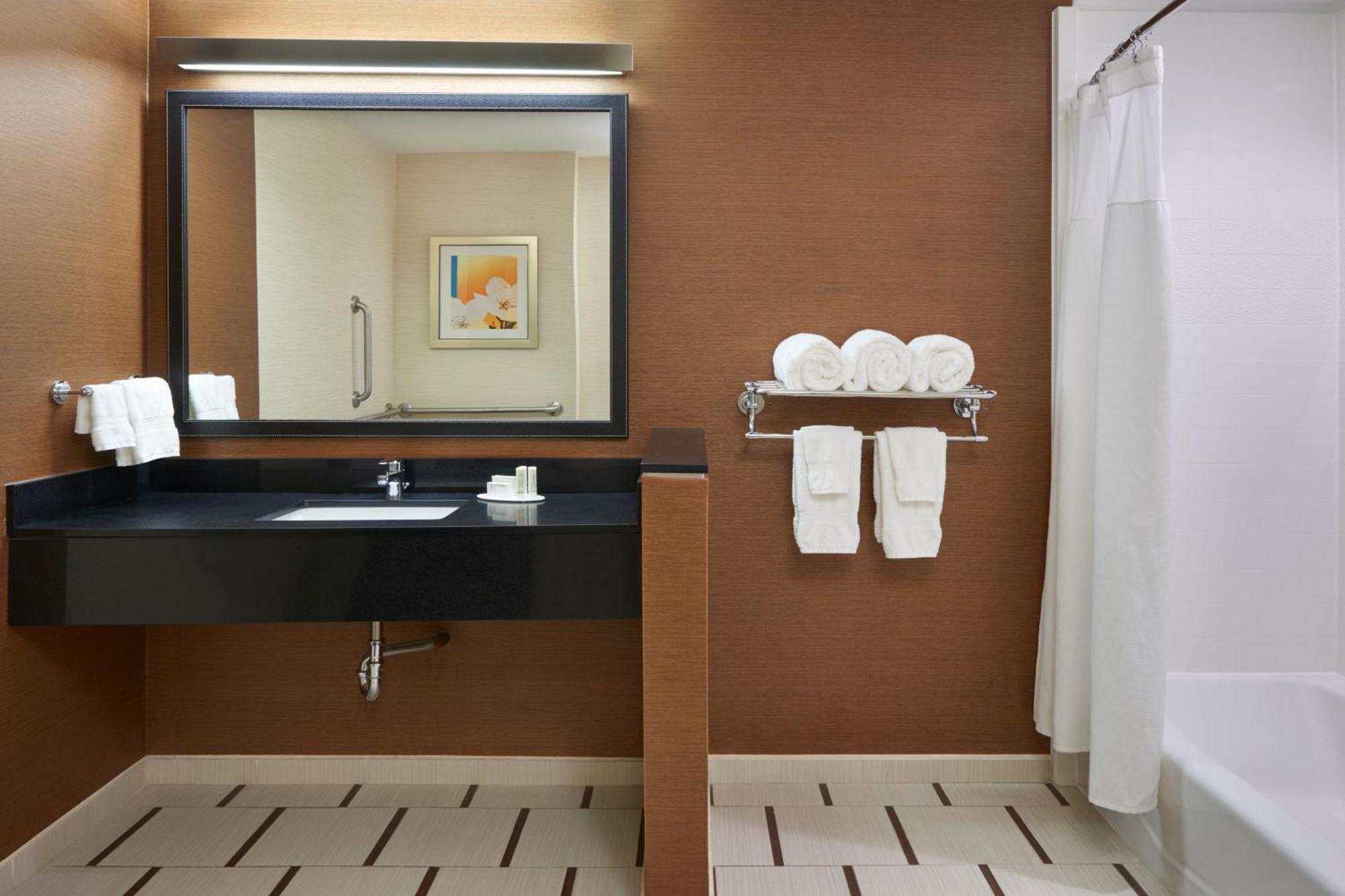 Fairfield Inn & Suites By Marriott Barrie Exterior photo